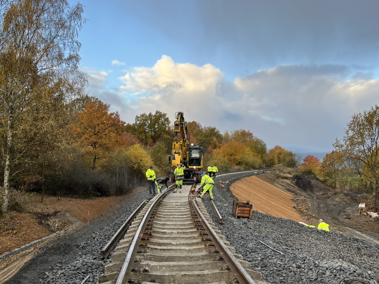 Výhybky, přejezdy, nástupiště. Co všechno stihla Pedasta za minulý rok?