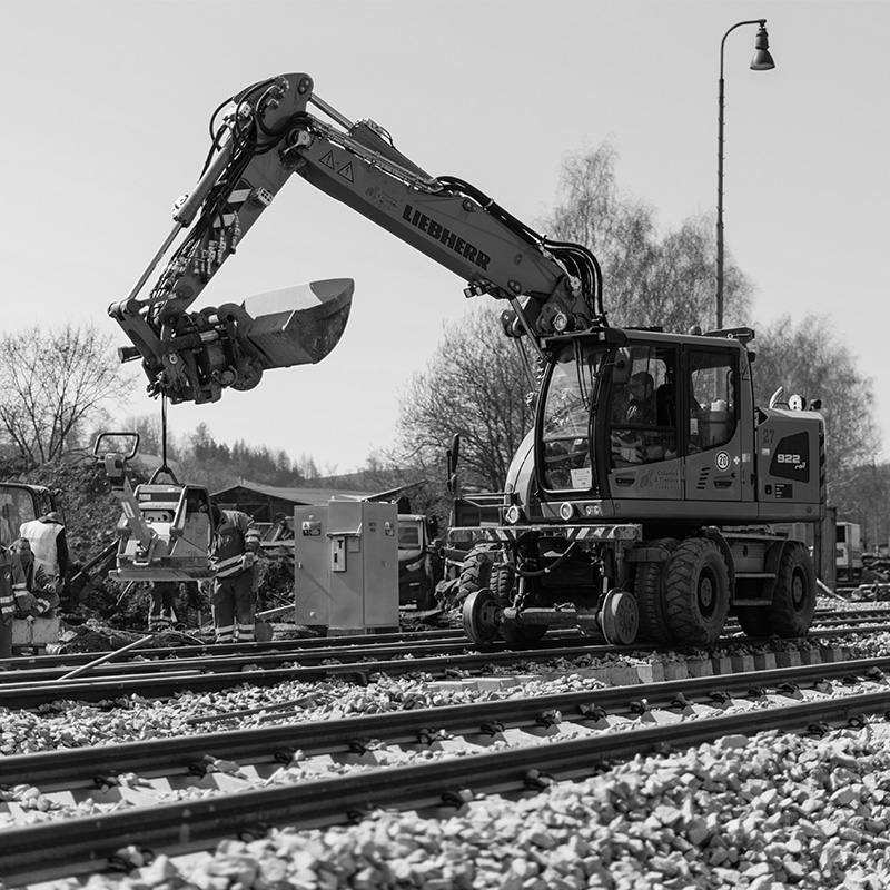 STROJNÍK - Obsluha dvoucestného bagru