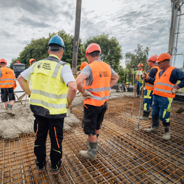 DĚLNÍK DOPRAVNÍCH STAVEB