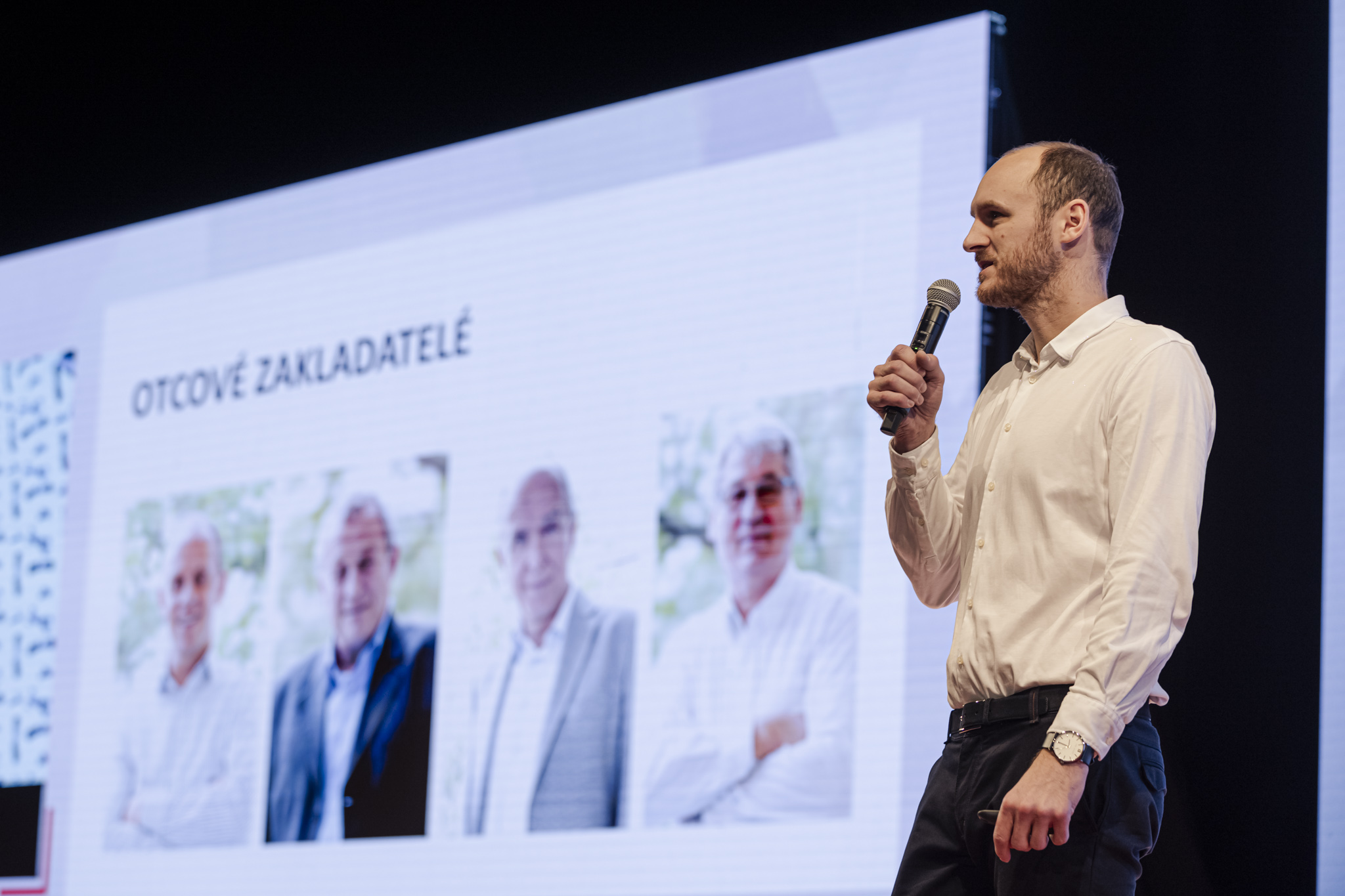 Letošní konference je za námi! A nás zajímá váš názor.