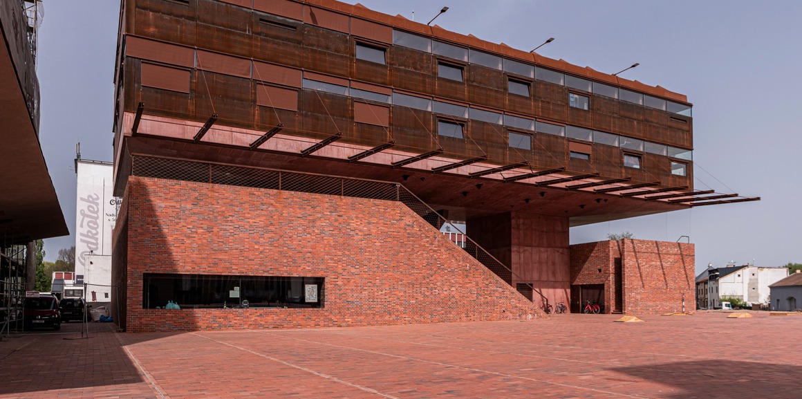 Naši POZEMÁCI si odnášejí  úspěch z prestižní soutěže Stavba roku 2024