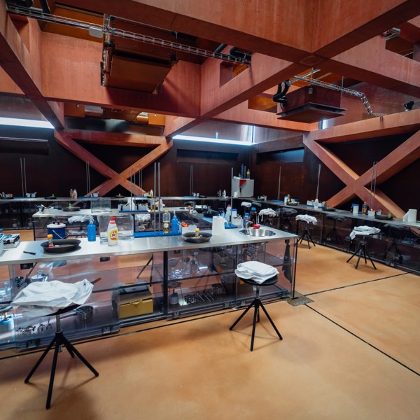 468194987 1225902828996987 7789018612074824246 N