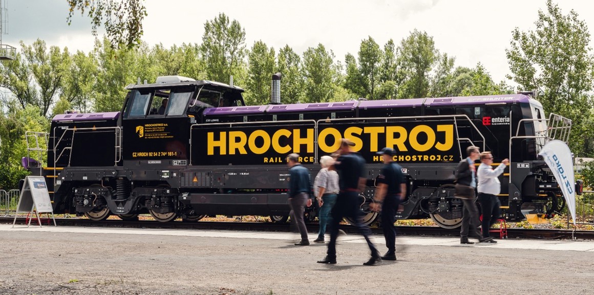 Hrochostroj se rozrůstá! Žlutou flotilu posílí další dva stroje